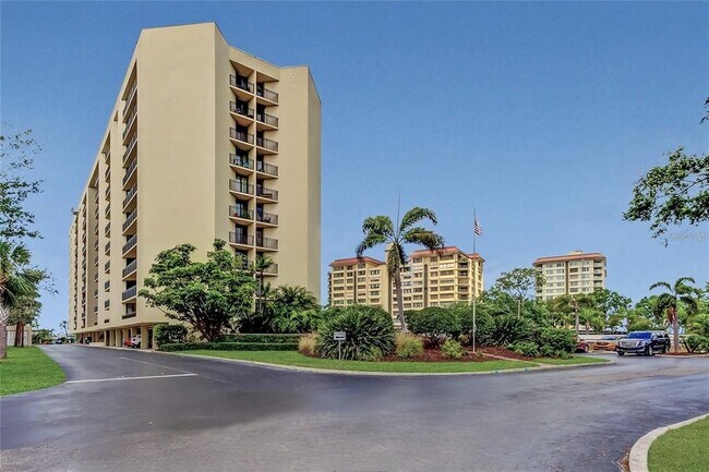 Building Photo - 690 Island Way