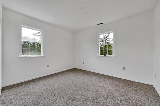 Building Photo - 233 Miller Rd