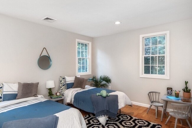 Building Photo - 29 Burke Ln