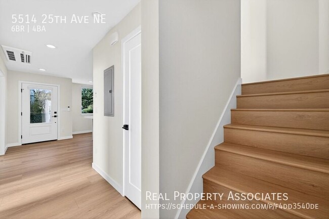 Building Photo - 5514 25th Ave NE