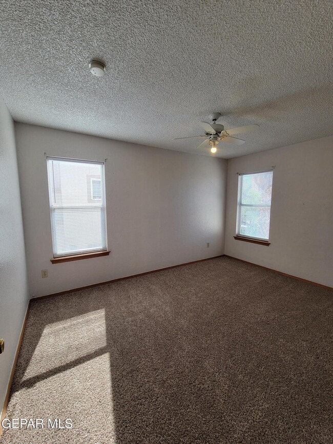 Building Photo - 6920 Imperial Ridge Dr