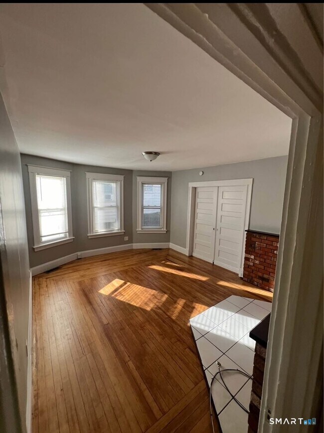 Building Photo - 811 East St