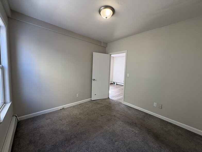 Building Photo - 171 Pleasant St