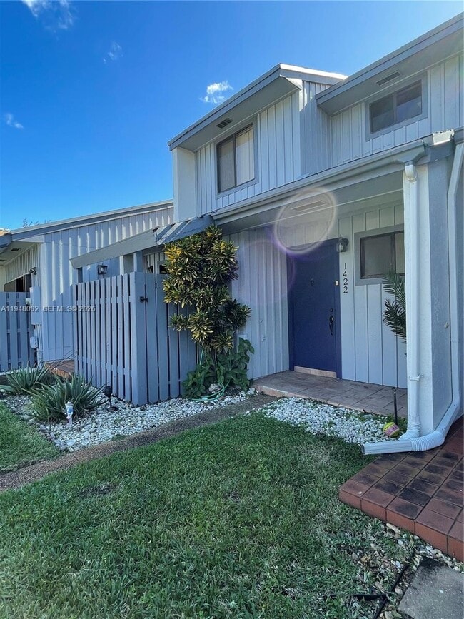 Building Photo - 1422 Amanda St