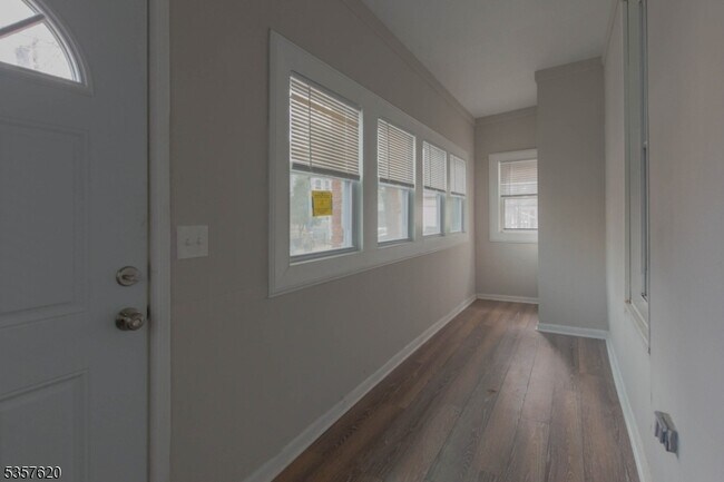 Building Photo - 257 S 8th St