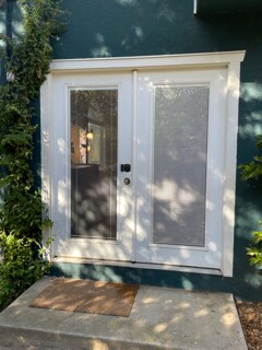 Private parking and entrance - 26036 Clover Rd