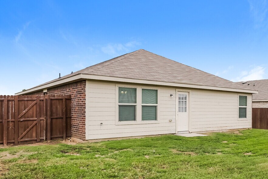 Building Photo - 1124 Skyline Dr