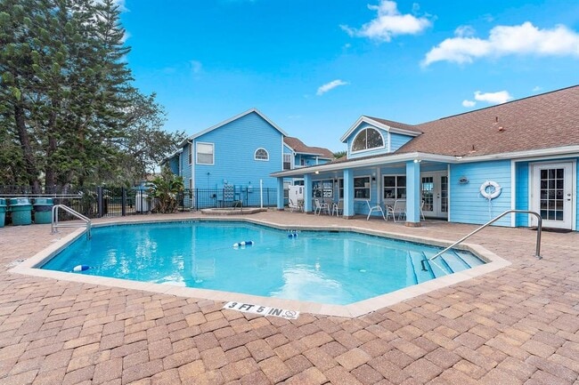 Building Photo - 2735 N Poinciana Blvd