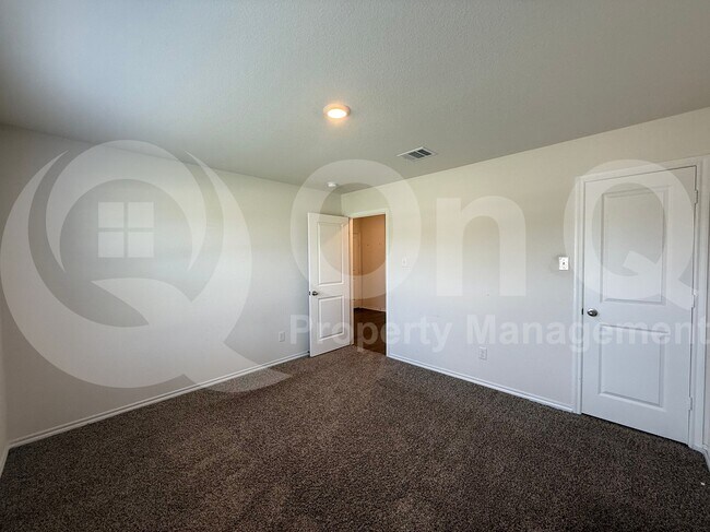 Building Photo - 3060 Stratford Wy