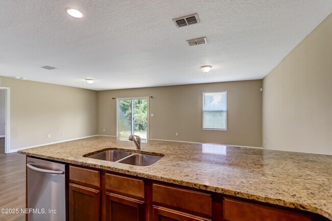 Building Photo - 8151 Lanette St