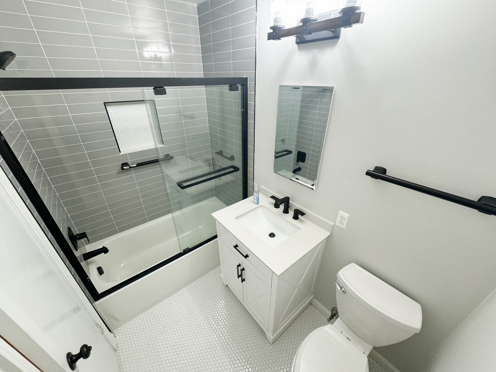 Building Photo - 8320 Telegraph Rd