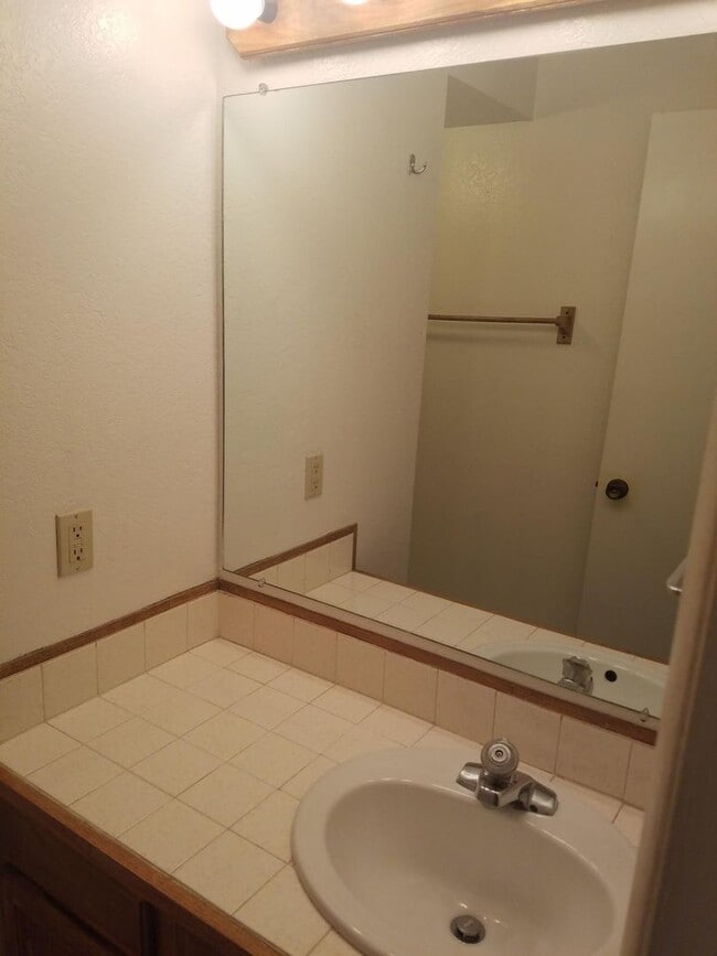 Building Photo - 1 Bedroom 1 Bath Condo near Animas Mountai...