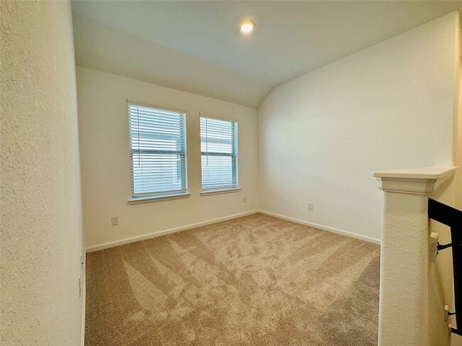 Building Photo - 4143 Champlain Wy