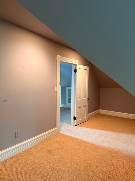 Building Photo - 746 Neil Ave
