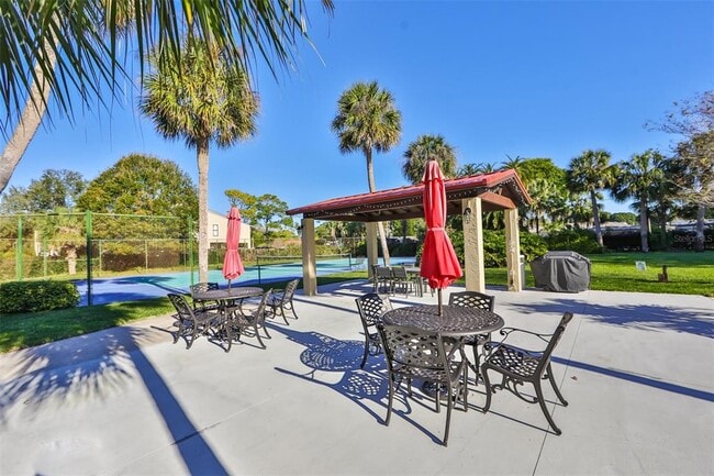 Building Photo - 7037 Sunset Dr S