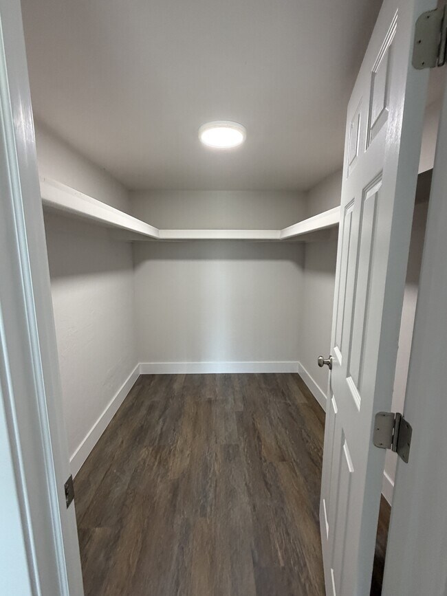 Building Photo - 1248 SE 7th St