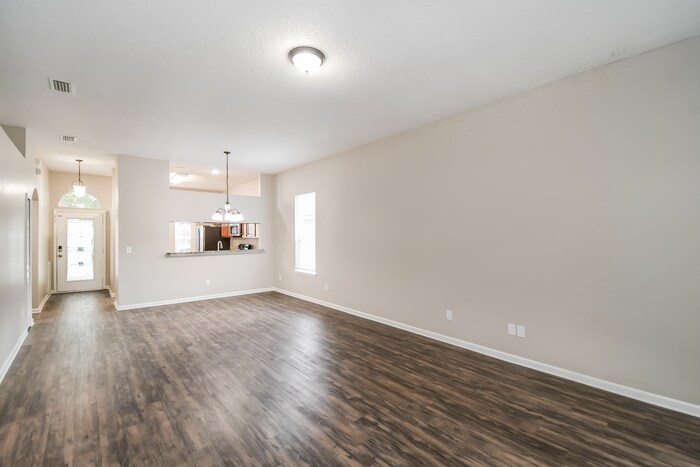 Building Photo - 10884 Campus Heights Ln