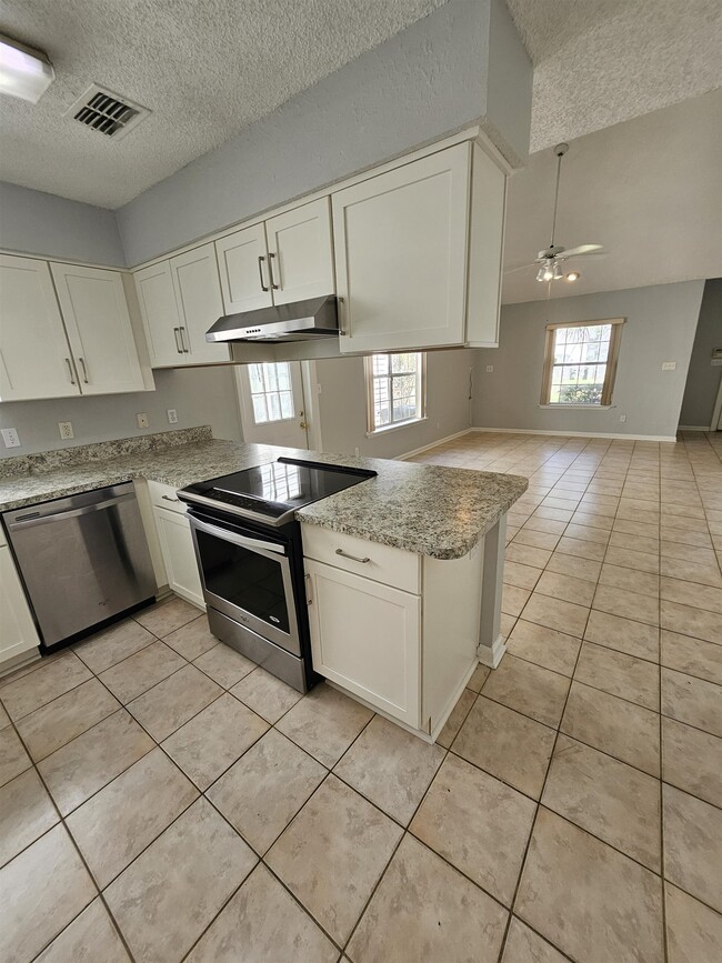 Building Photo - 3377 Tansey Ct
