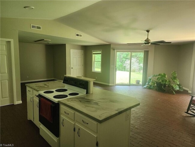 Building Photo - 59 Pear Tree Ln