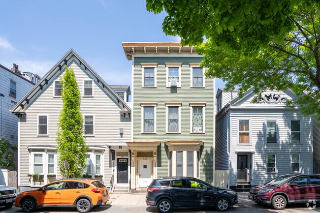 438 W 4th Street is located in South Boston. - 438 W 4th St