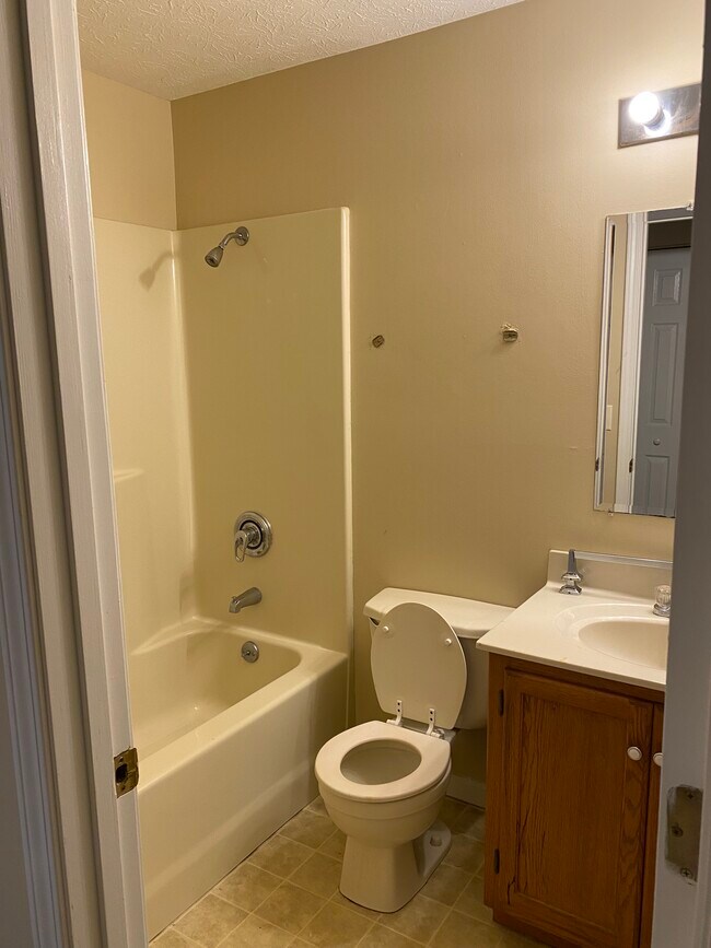 Building Photo - 10 Homer Ave