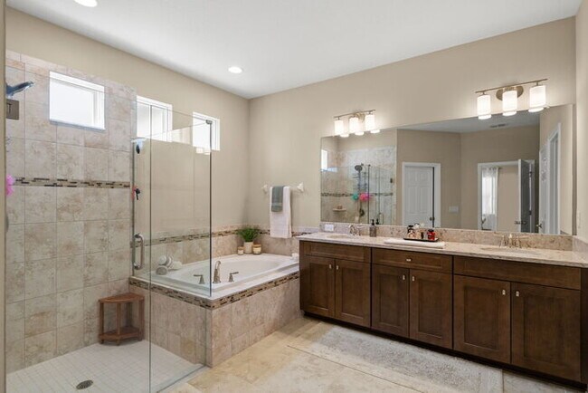 Building Photo - Beautiful Home For Rent in Berry Bay with ...