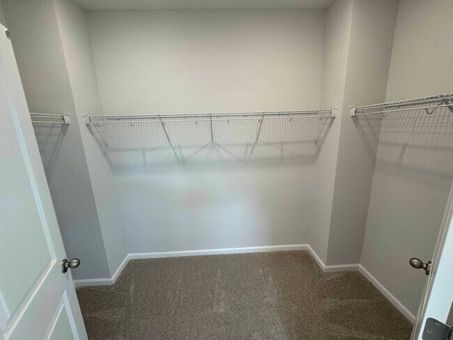 Building Photo - 20 Ladyslipper Ln