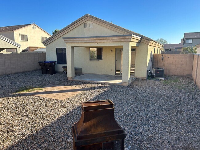 Building Photo - 3 bedroom 2 bathroom home in Maricopa