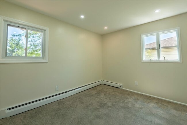 Building Photo - 2515 S Seamans Neck Rd