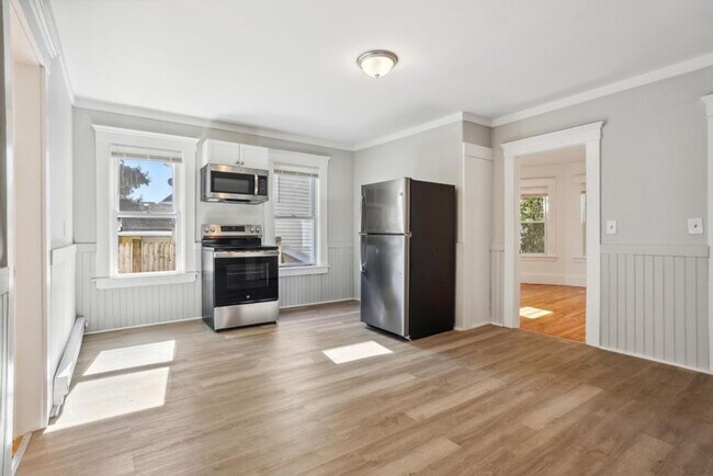 Building Photo - 33 Jackson St