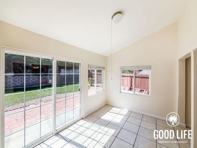 Building Photo - 6645 Amberly St