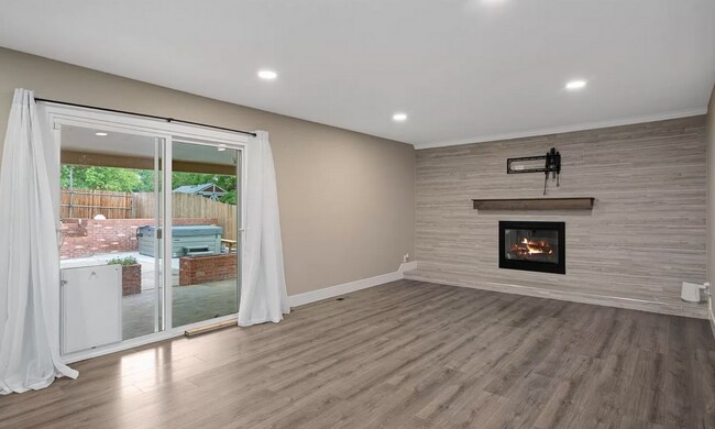 Building Photo - Modern 5 bed, 3.5 bath home in Lakewood!