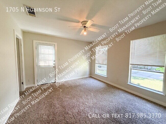 Building Photo - 1705 N Robinson St