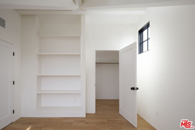 Building Photo - 424 N Avenue 64