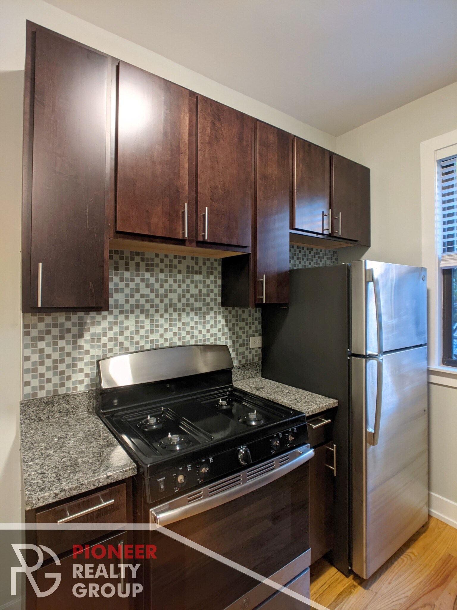 Building Photo - 910 W George St