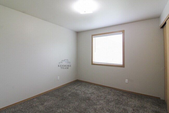Building Photo - 3 Bedroom, 2 Bath Home in Pasco