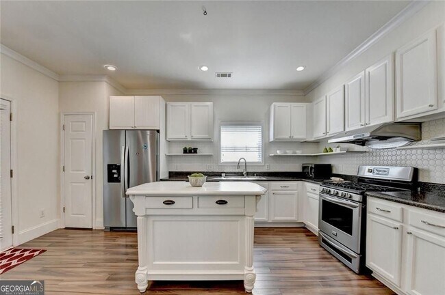 Building Photo - 335 Pintail Ct