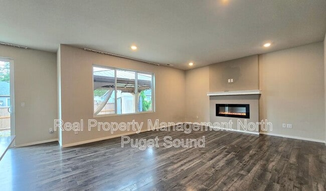 Building Photo - 9814 Hawkins Ave