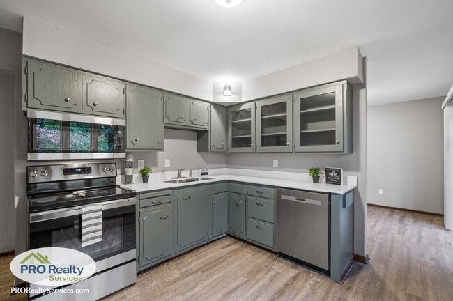 Building Photo - 5 Bedroom Home in Chisago City