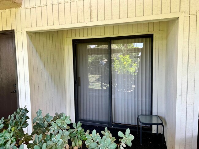 Building Photo - 2820 N Arcadia Ct