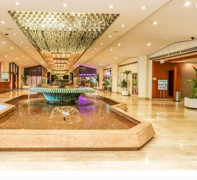 Building Photo - 801 Brickell Bay Dr