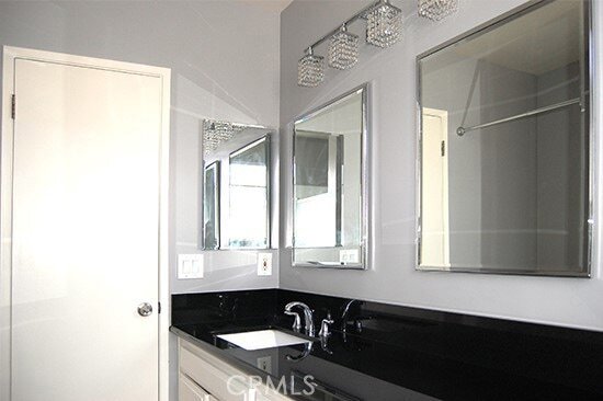 Building Photo - 811 6th St