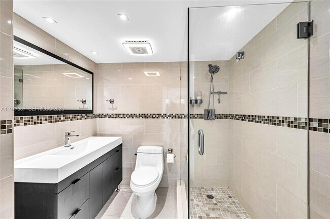 Building Photo - 6770 Indian Creek Dr