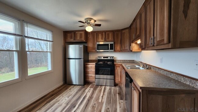 Building Photo - 429 Devon Dr