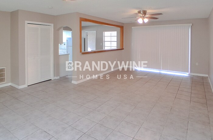 Building Photo - 9923 Woodridge Ct