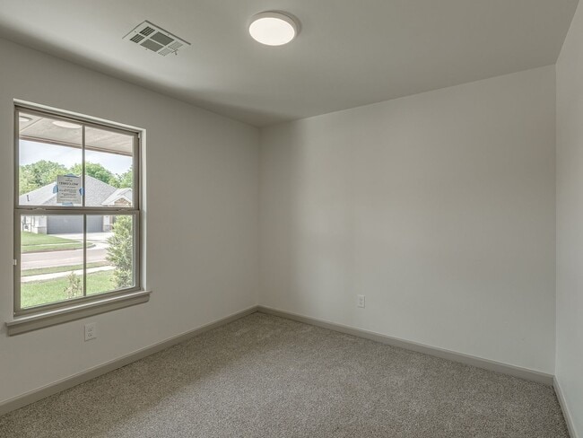 Building Photo - Brand New Home In Noble!