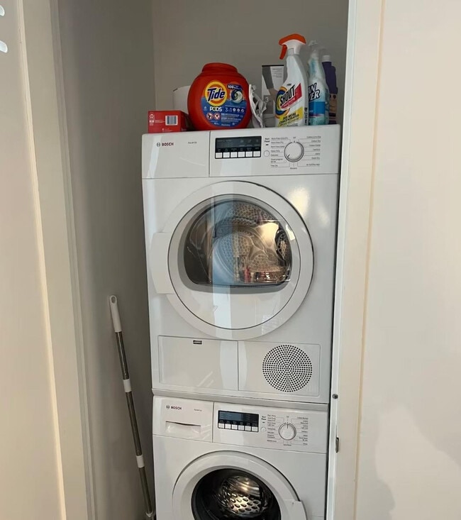 Building Photo - 676 Amsterdam Ave