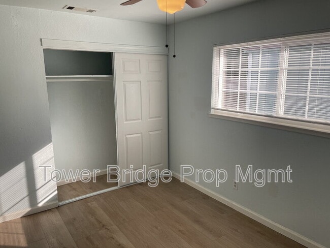 Building Photo - 8724 Halverson Dr