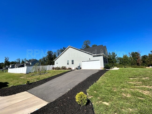 Building Photo - 2157 Kennington Pkwy N