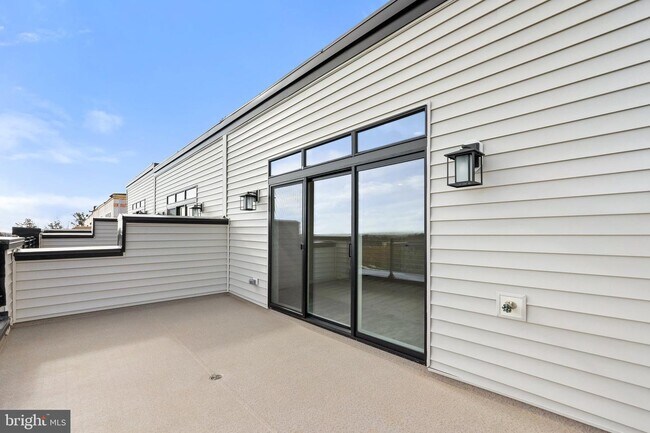 Building Photo - 23142 Horseshoe Trl Sq